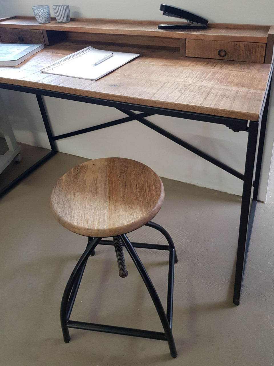 Set of 2 Liverpool swivel bar stools, height-adjustable, wood and metal frame - Image 9